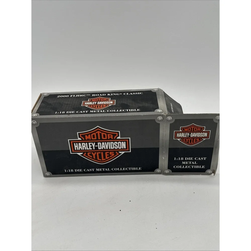 MAISTO HARLEY DAVIDSON‎ FLHRC Road King Classic 1/18  Collectible 2000 Avon